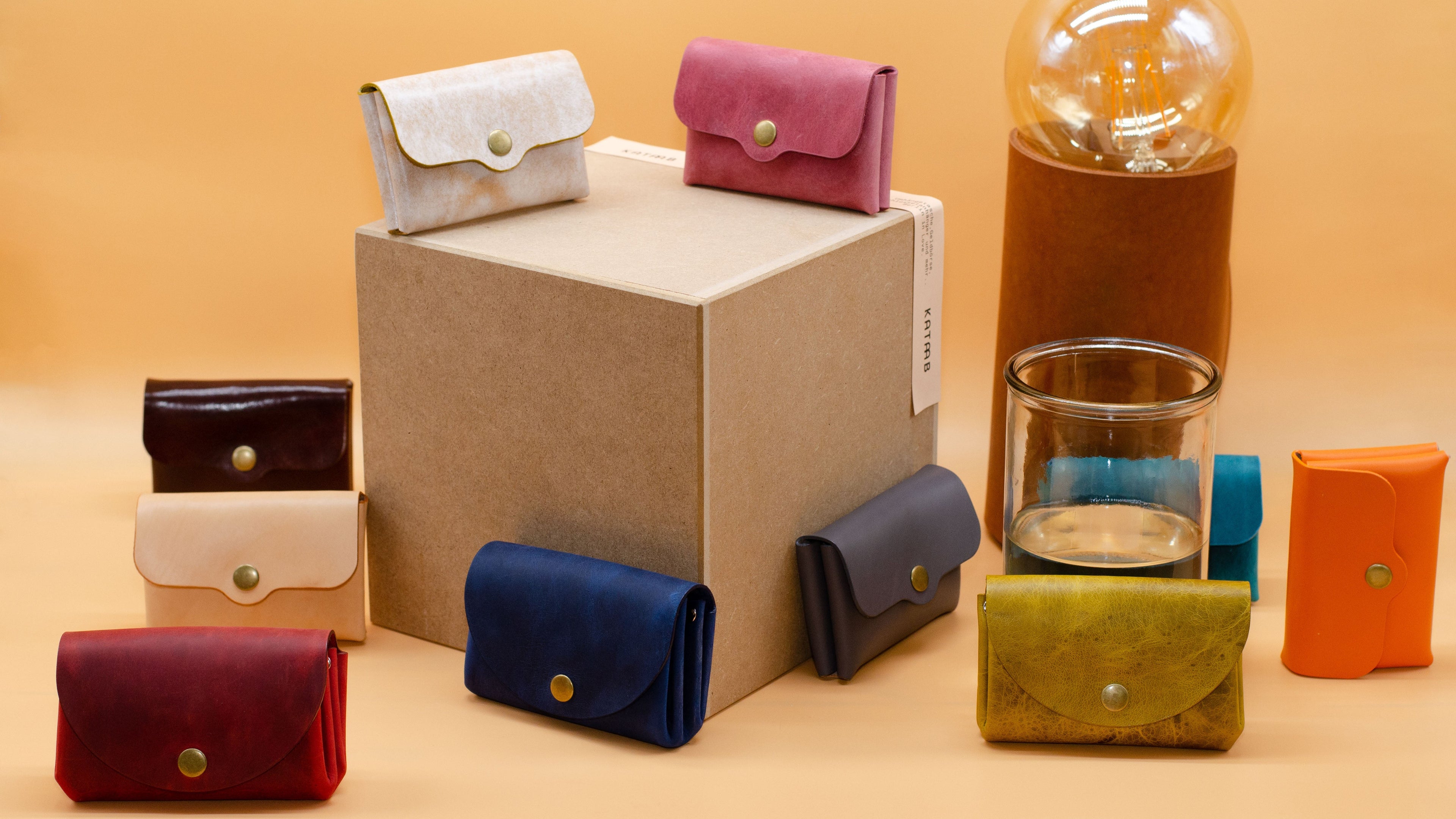 Minimalitische Portemonnaie von KATAAB. Handmade in Germany.