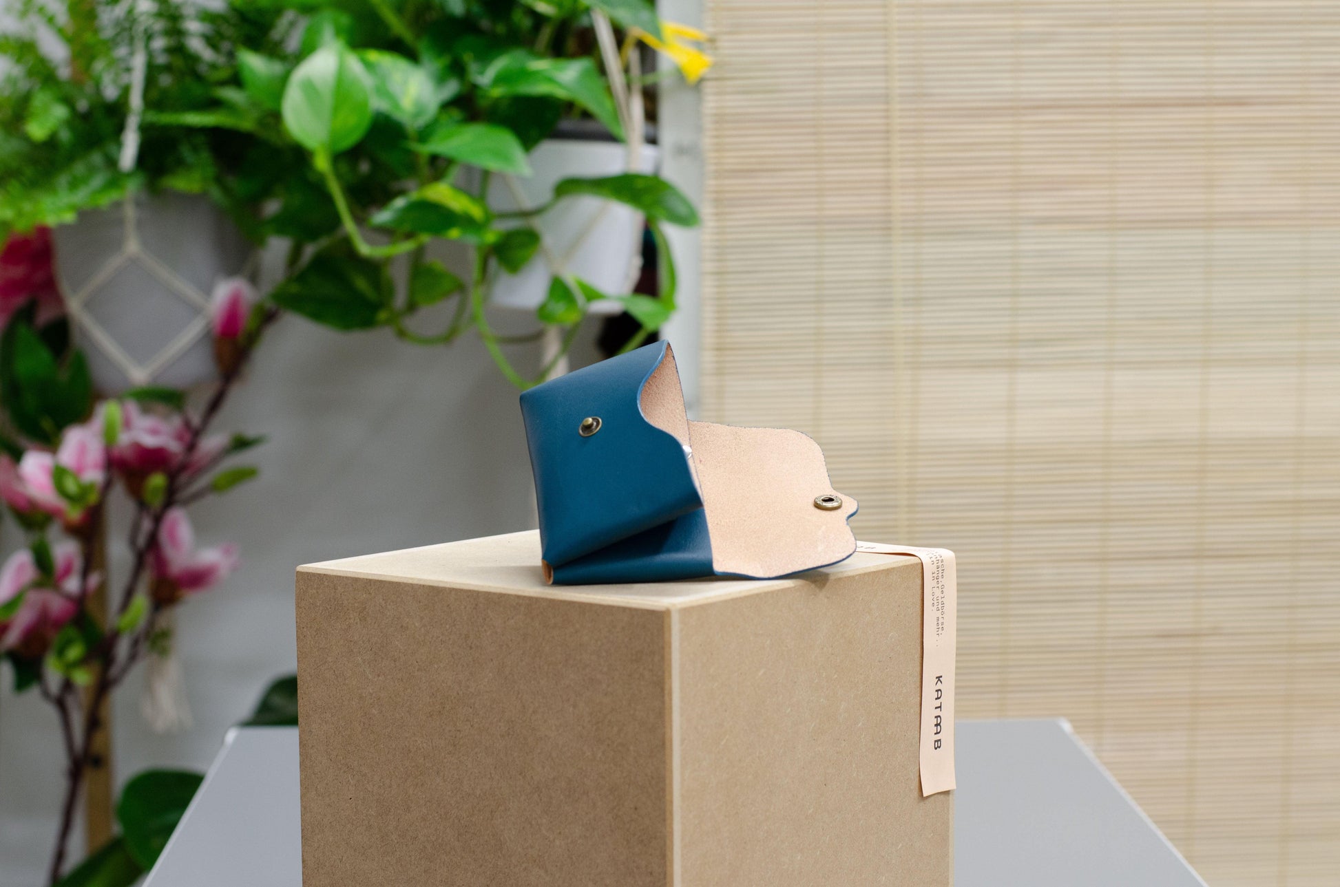 Geldbeutel für Damen. Frauen Portemonnaie. Kleine Ledergeldbörse. Minimalistischer Leder Geldbeutel. Schlanke Brieftasche.Geschenk für Sie. - KATAAB