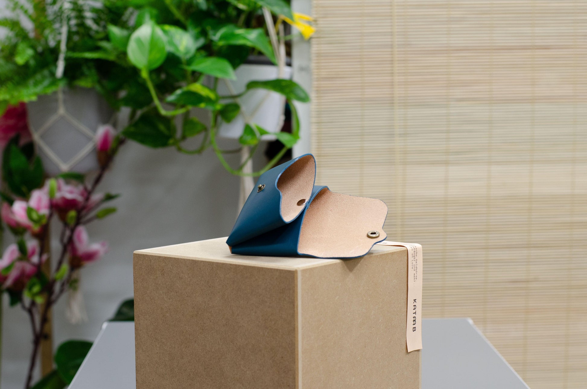 Geldbeutel für Damen. Frauen Portemonnaie. Kleine Ledergeldbörse. Minimalistischer Leder Geldbeutel. Schlanke Brieftasche.Geschenk für Sie. - KATAAB