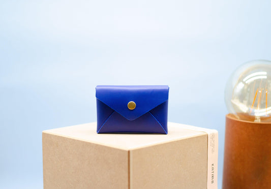 Kleines Portemonnaie für Damen mit doppelter Vordertasche. Minimalistische Doubleface Brieftasche (Unisex). Größe cir. 11x7x3cm. - KATAAB