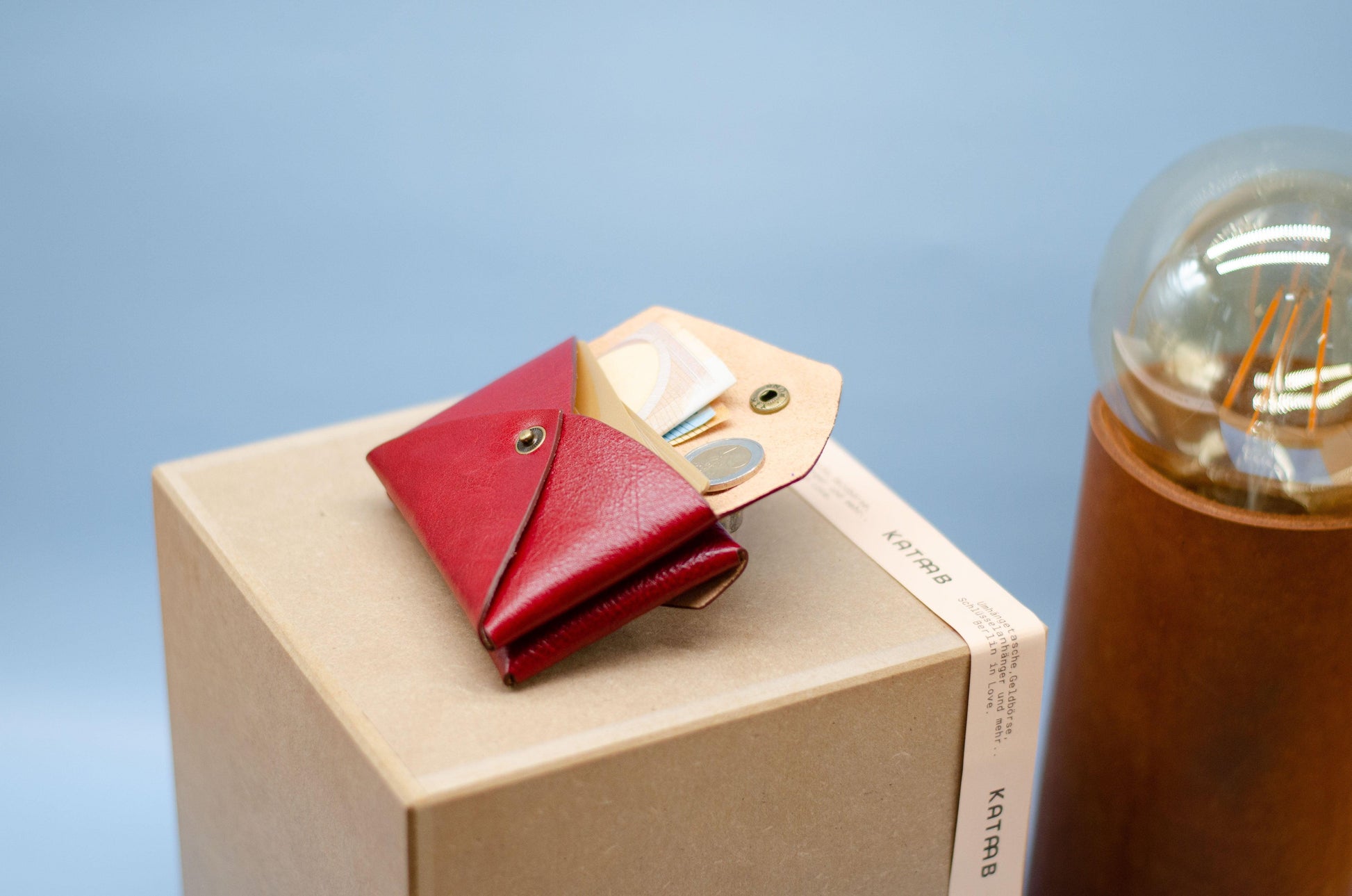 Minimalistische Doubleface Brieftasche (Unisex). Kleines Portemonnaie für Damen mit doppelter Vordertasche. Größe cir. 11x7x3cm. - KATAAB