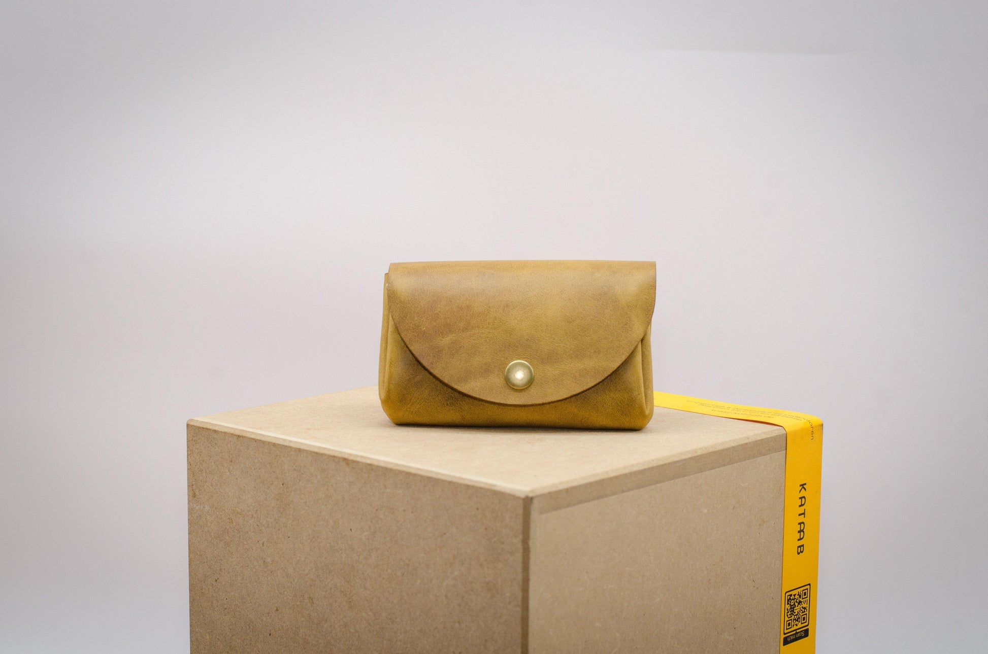 Frauen Geldbeutel - Kleines minimalistisches Portemonnaie für Damen - Einzigartiges Geschenk - Schlanke Brieftasche - Größe: ca.11,5x8x3,5cm - KATAAB