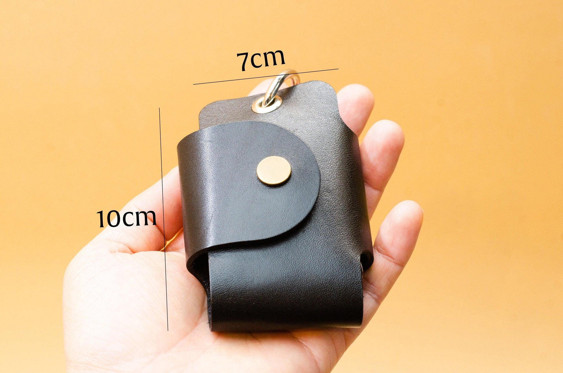 Schlüssel Etui für Auto mit Gravur. Schlüsseltasche für Auto. Schlüsseltasche aus Leder. Schlüssel Etui. Car key case. Geschenke für ihn. - KATAAB