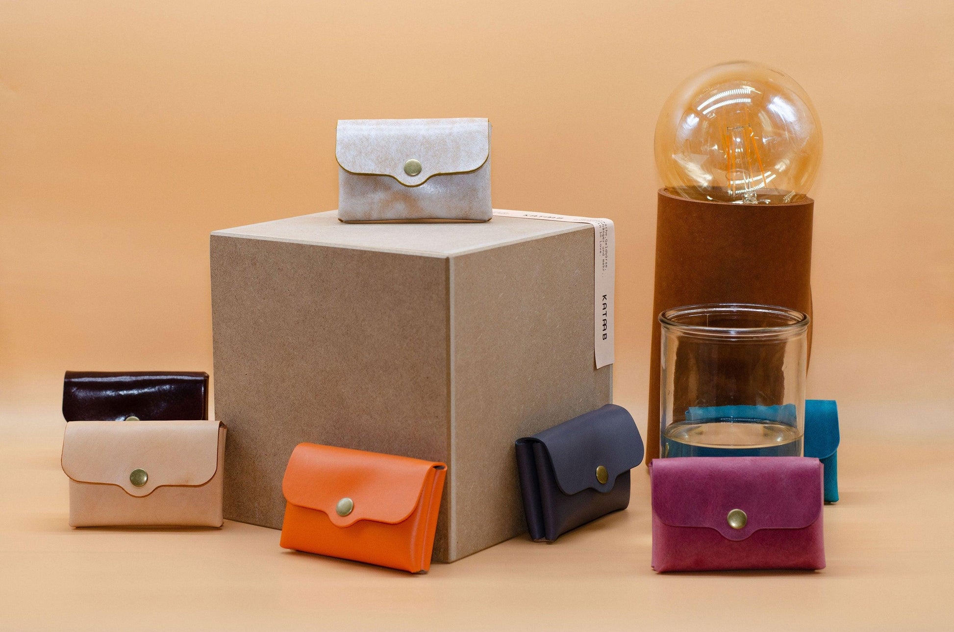 Minimalistischer Leder Geldbeutel. Kleine Ledergeldbörse. Schlanke Brieftasche.Geldbeutel für Damen. Frauen Portemonnaie.Geschenk für Sie. - KATAAB