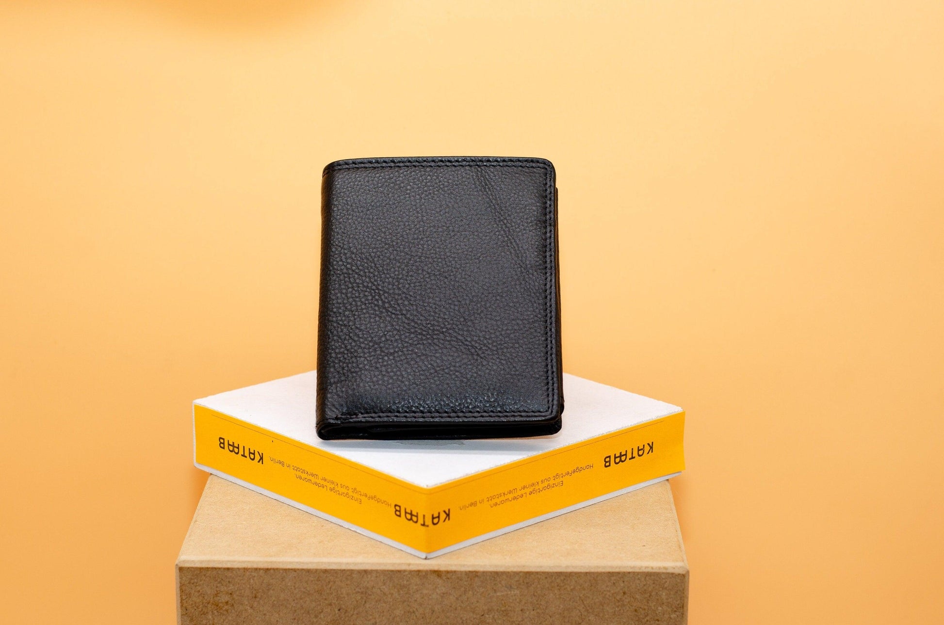 Monogrammed Geldbörse mit Gravur für Männer.Personalisierte Brieftasche für Herren.Geschenk zum Vatertag,Geschenk für Ihn.Trauzeugengeschenk - KATAAB