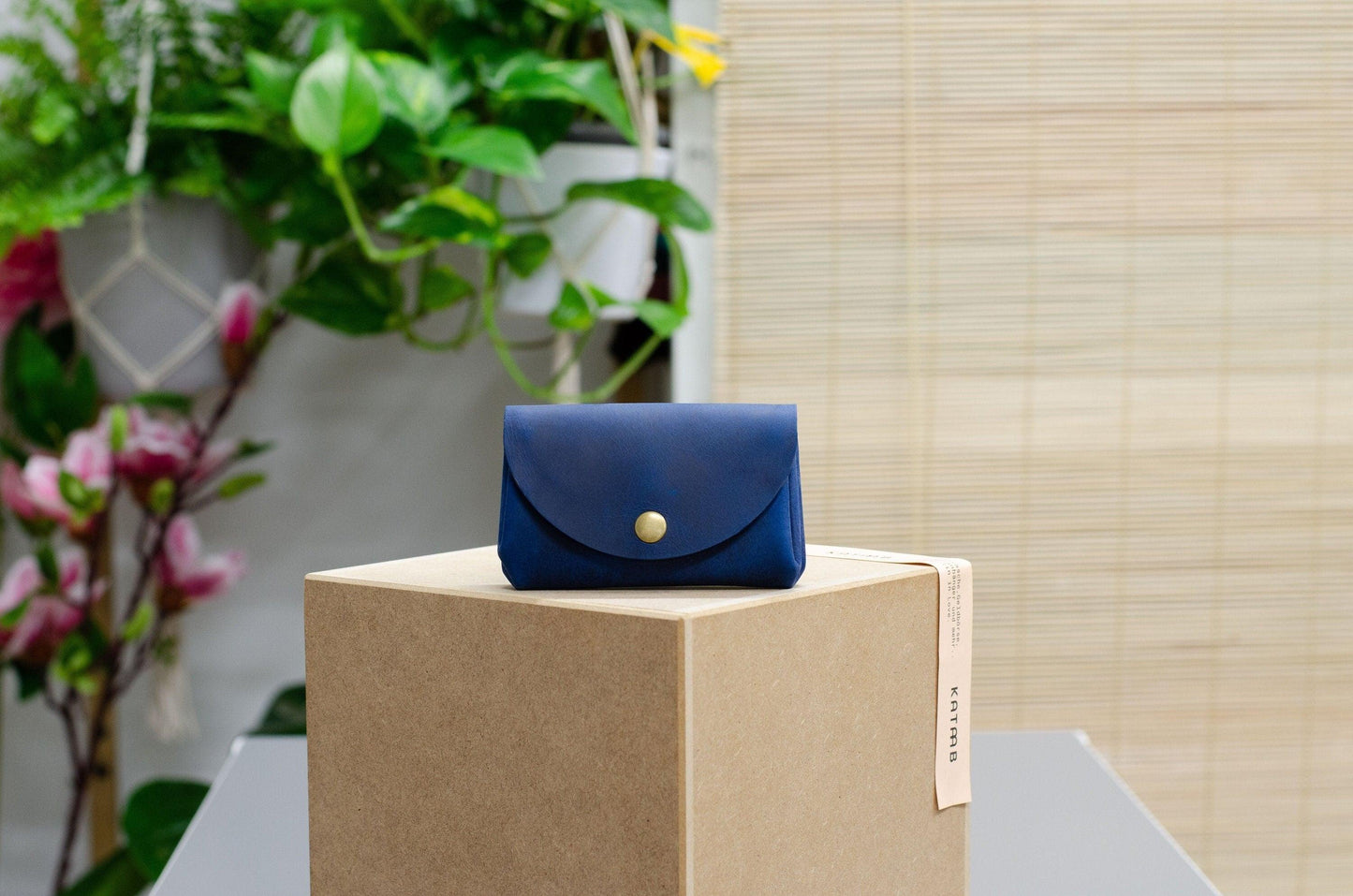 Minimalistisches Portemonnaie für Frauen. Kleine Geldbeutel für Damen.Geschenke für Sie. Schlanke Brieftasche.Größe cir. 11,5x8x3,5cm. - KATAAB